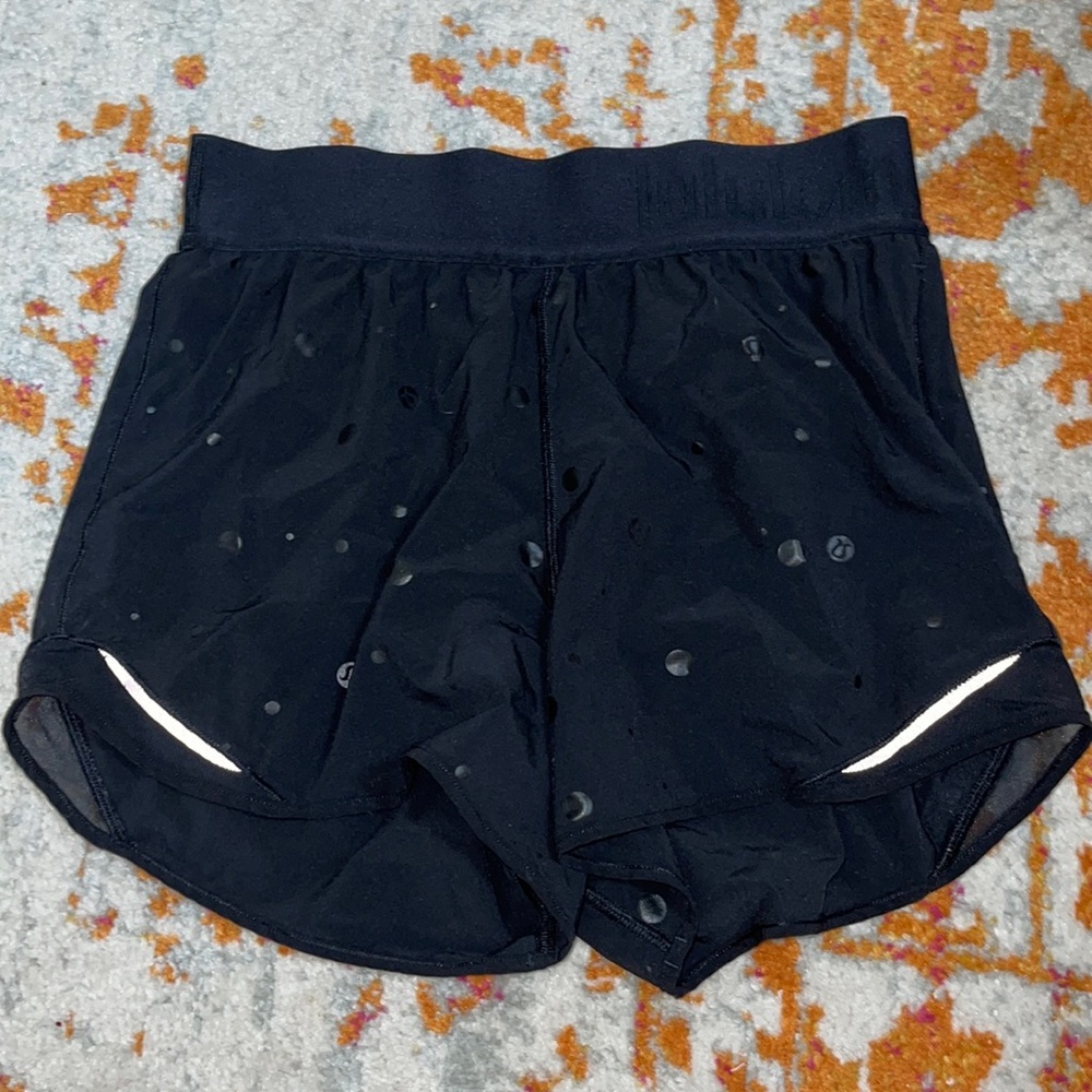 Lululemon Hotty Hot Short
